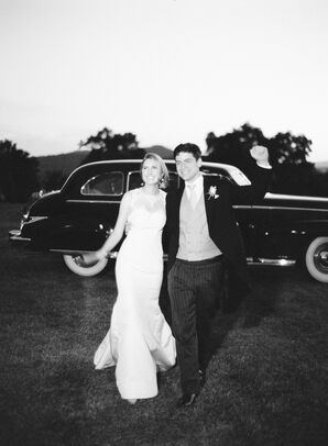 Wedding Entrance in Vintage Car