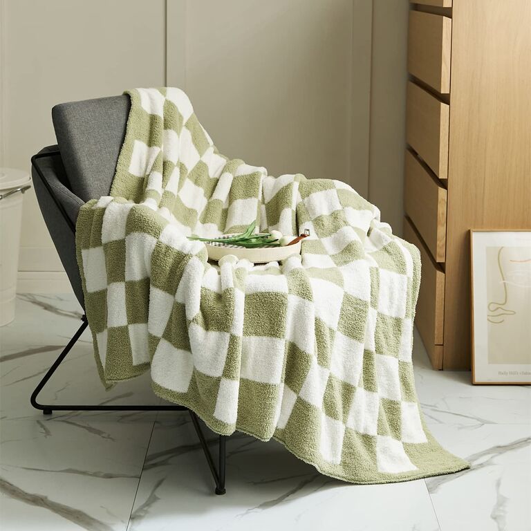 Plush blanket with a checkered print last-minute anniversary gift