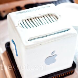 Apple Groom’s Cake