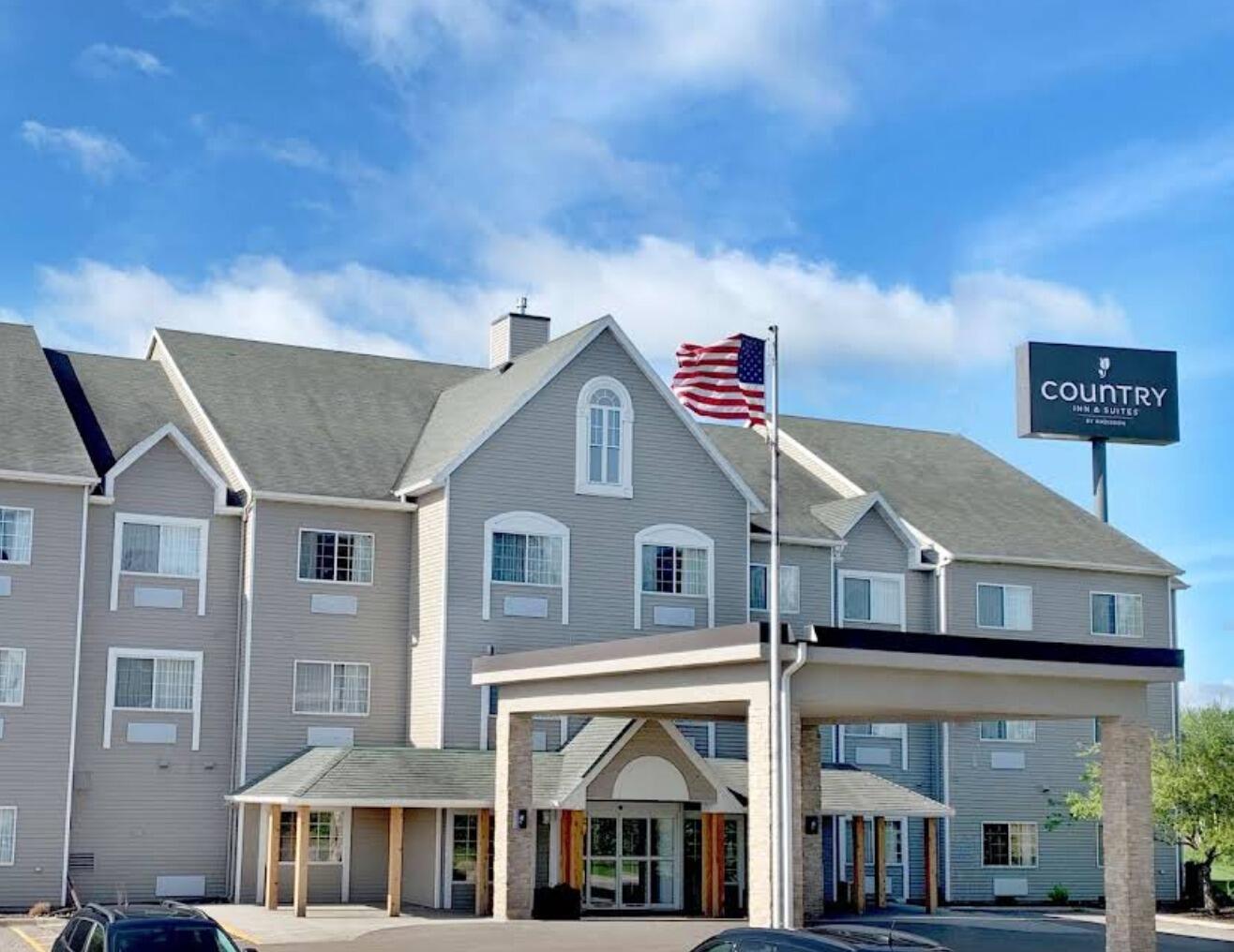 Picture of Country Inn & Suites by Radisson, Owatonna, MN