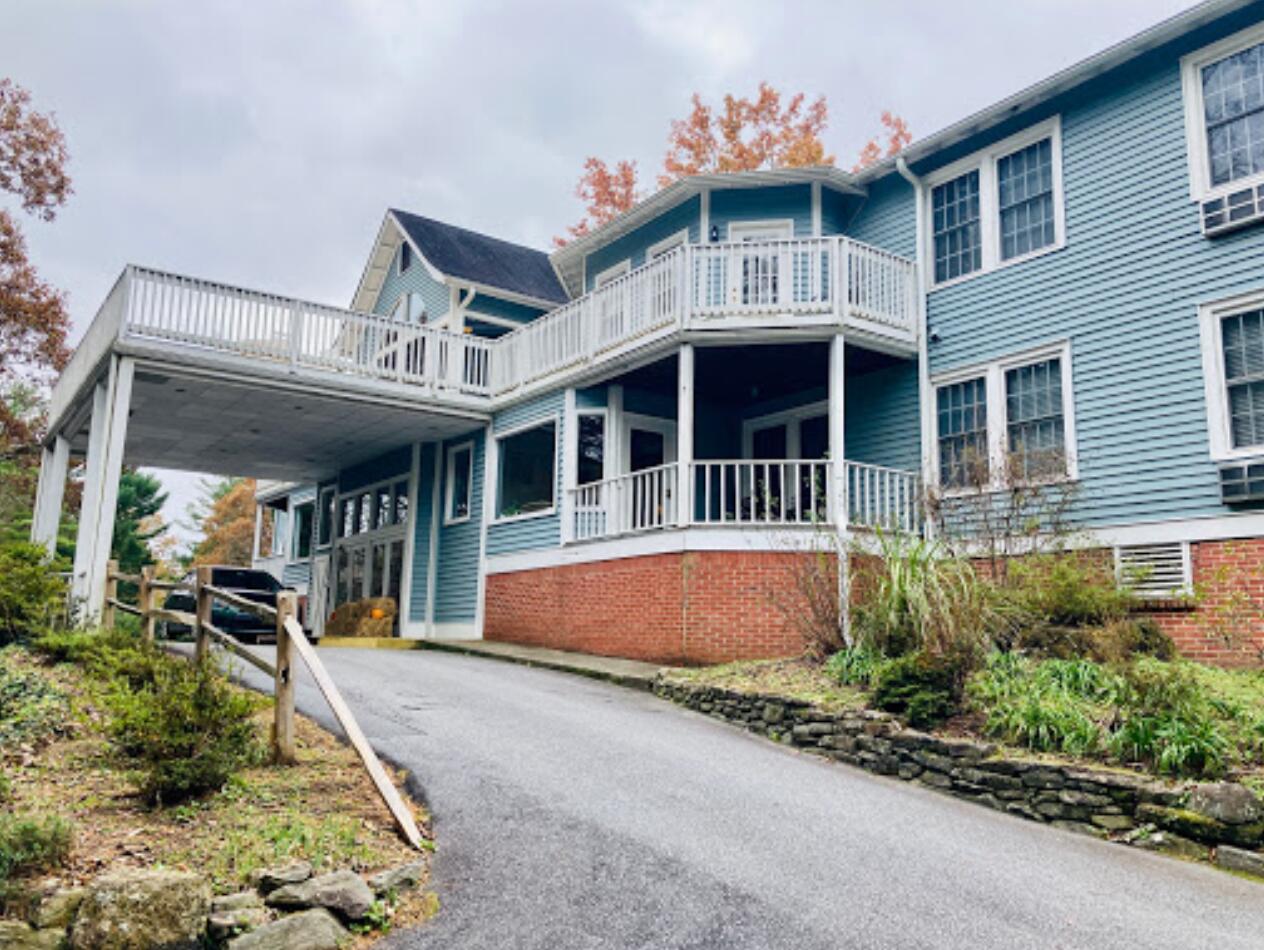 Picture of Highland Lake Inn & Resort