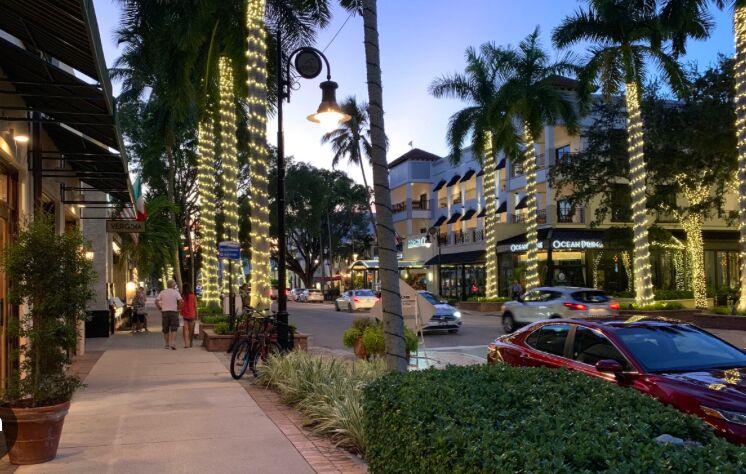 Picture of Downtown Naples 