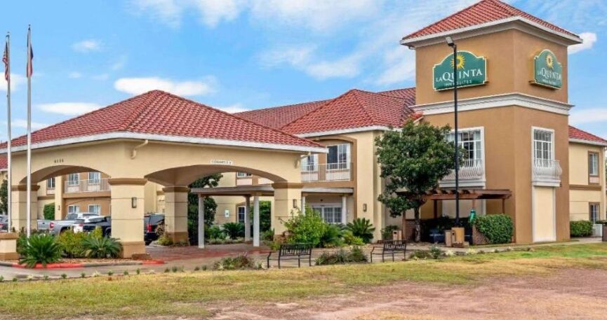 Picture of La Quinta Inn & Suites by Wyndham Conroe