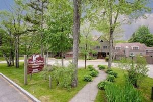 Picture of Snowy Owl Inn & Resort