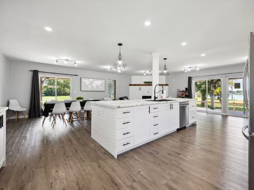 Picture of Airbnb: The Parkway Beach House 