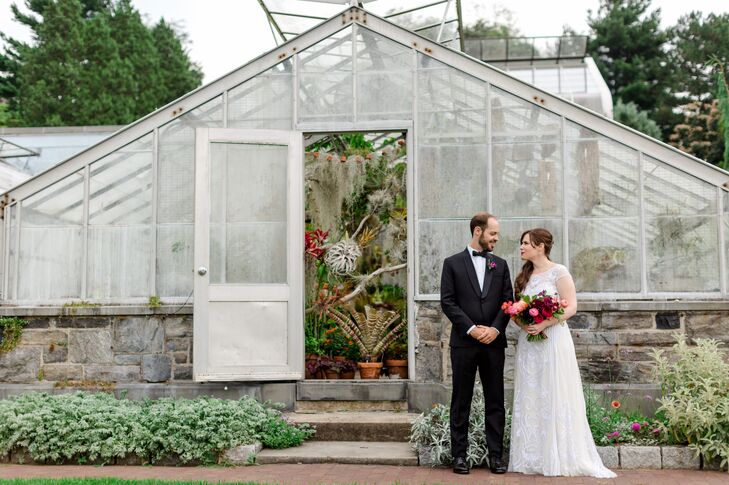 The Wave Hill botanical gardens were an ideal setting for history buffs, Danika Fears (27 and a journalist) and Anders Pauley's (28 and a lawyer), Hud