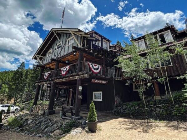 Picture of Seven Keys Lodge and Lily Lake