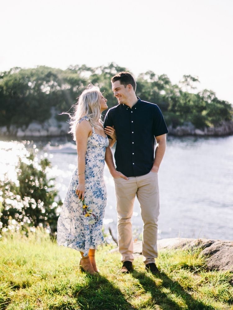 Diabetes advocate Ariana Frayer engagement photo with partner