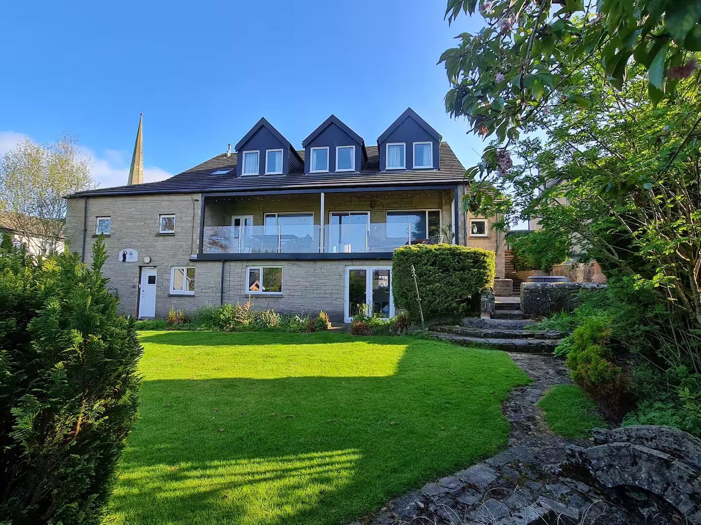 Picture of Springvale Park View Apartment, Strathaven. 