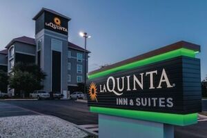 Picture of La Quinta Inn & Suites by Wyndham San Antonio Northwest