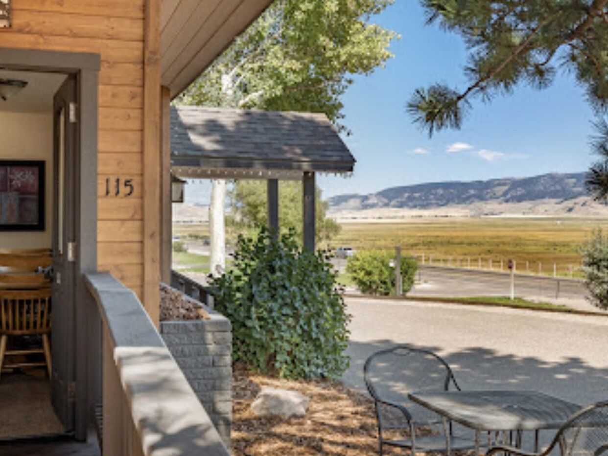 Picture of Elk Refuge Inn
