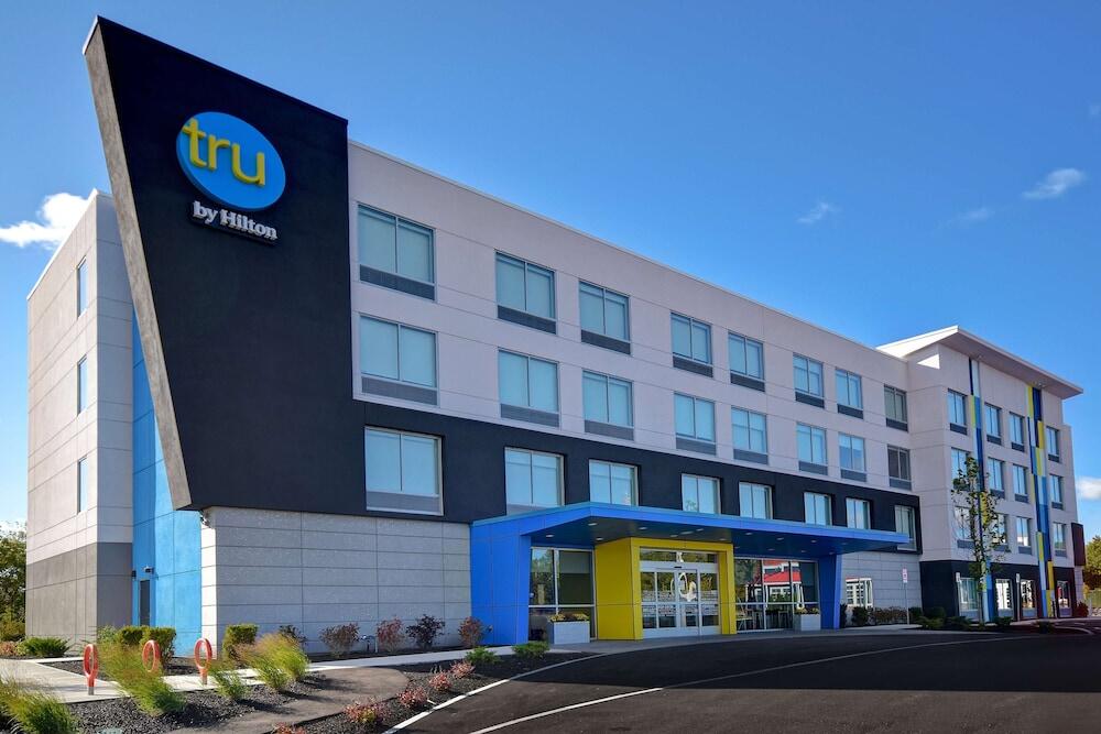 Picture of Tru by Hilton Concord