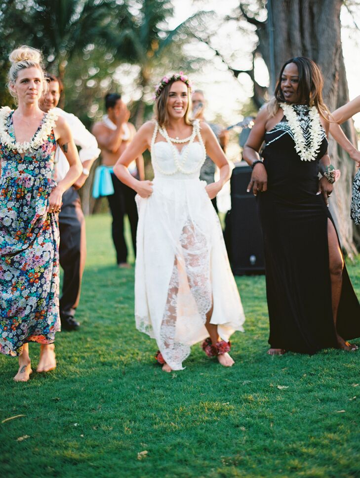 Traditional hula dancers led Laura and Star's guests through a few moves at the reception.