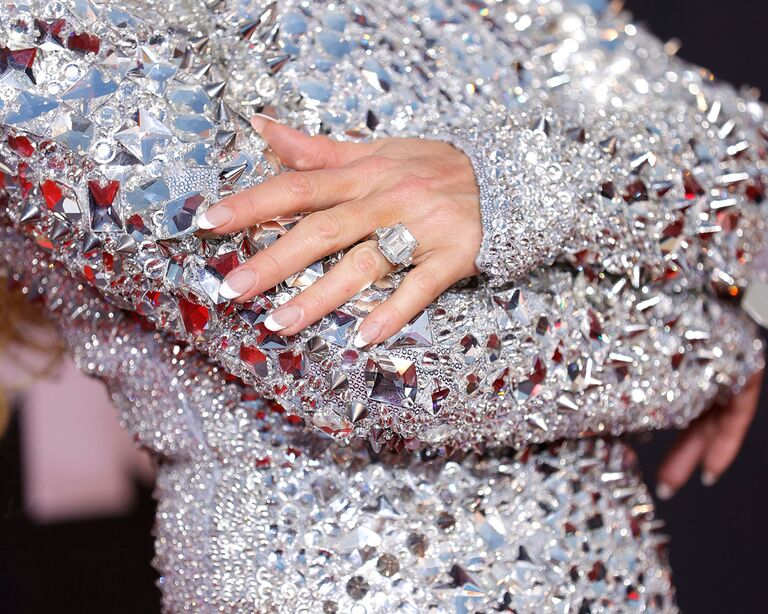 paris hilton engagement ring details carter reum
