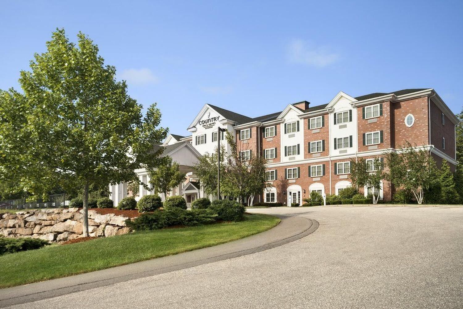 Picture of Country Inn & Suites by Radisson, Manchester Airport, NH
