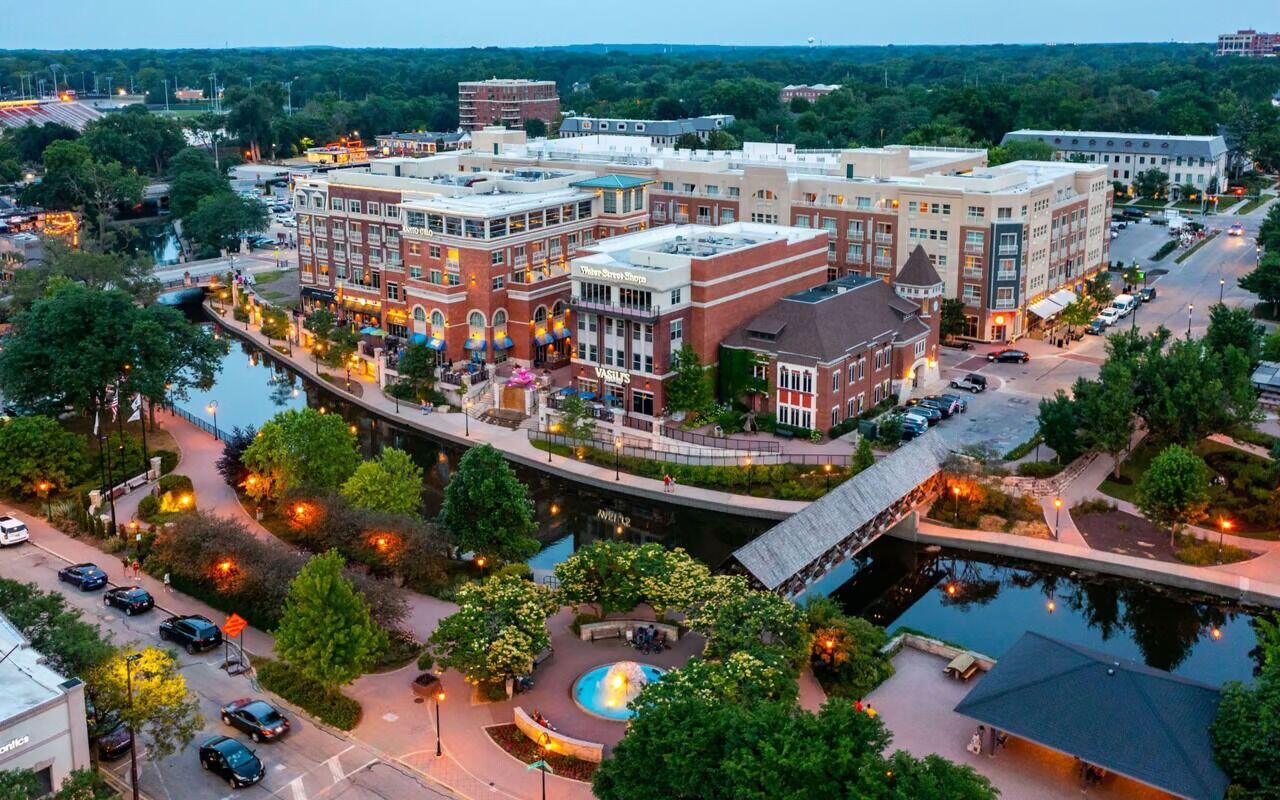 Picture of Downtown Naperville