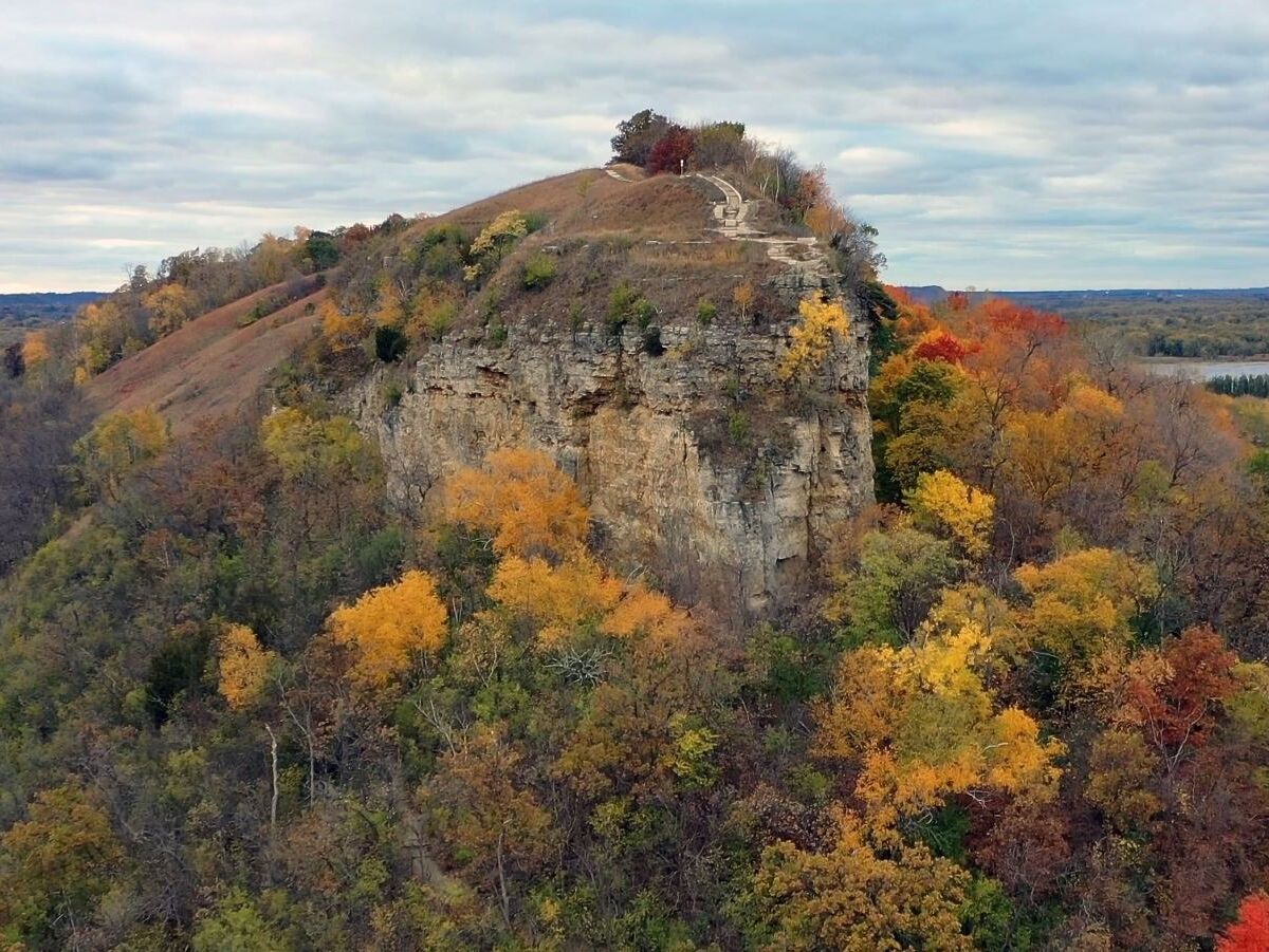 Picture of Barn Bluff Hiking