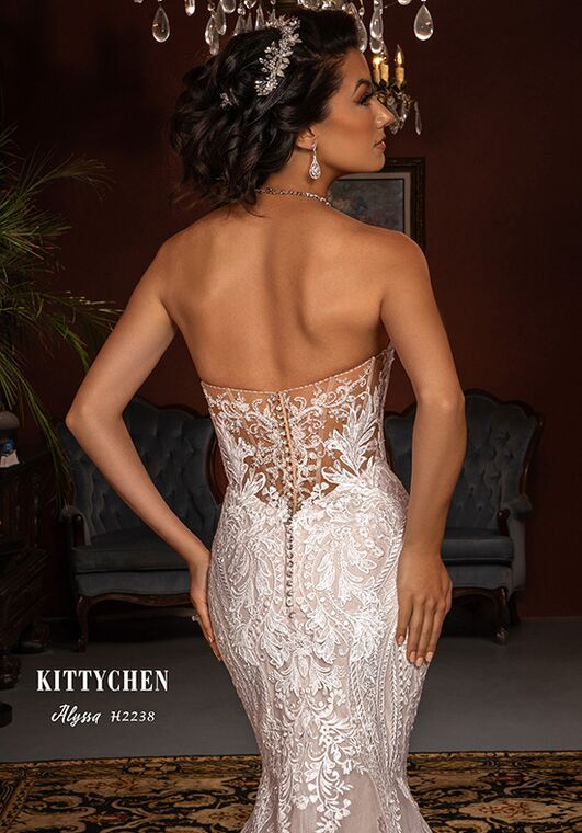 KITTYCHEN ALYSSA, H2238 Fit-and-Flare Wedding Dress - 6