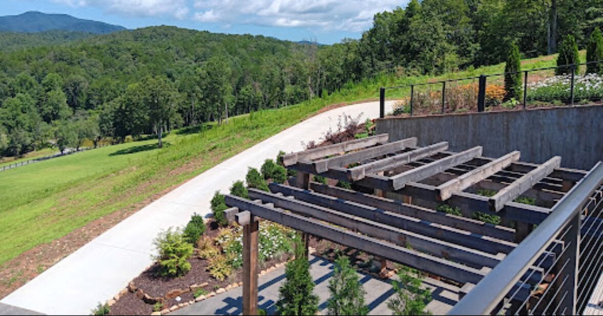 Picture of Roo Moutain Winery
