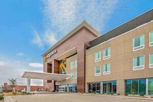 Picture of La Quinta Inn & Suites by Wyndham Waco Downtown Baylor