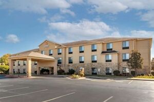 Picture of Comfort Inn & Suites Russellville I 40