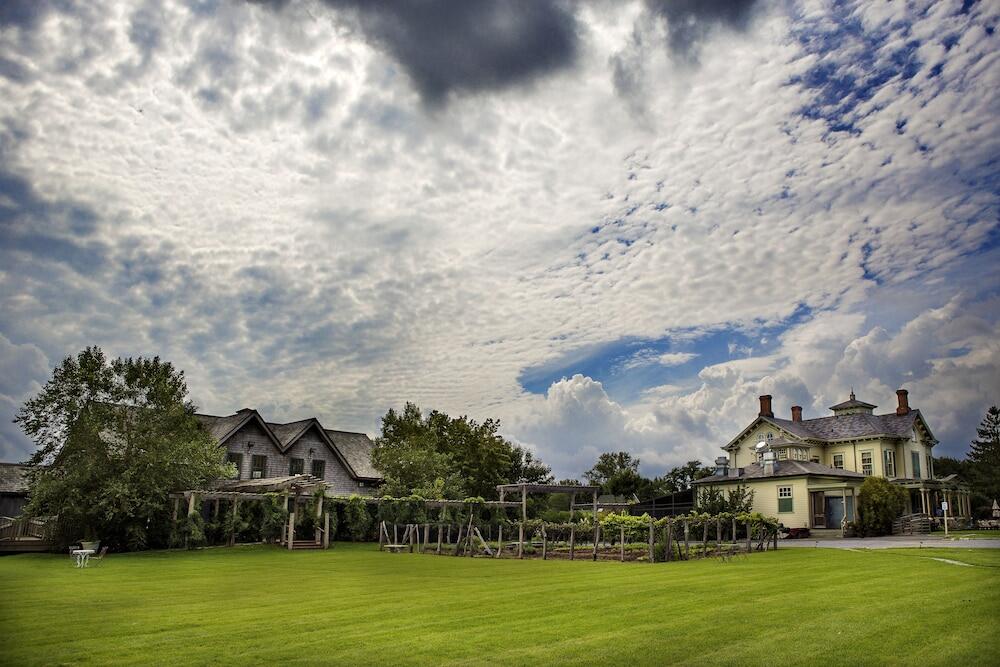 Picture of Jedediah Hawkins Inn