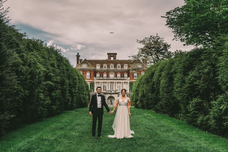 Lush florals and splashes of vintage charm brought Ari Fund (28 and an advertising account supervisor) and Nick Stelzner’s (30 and an equity research 