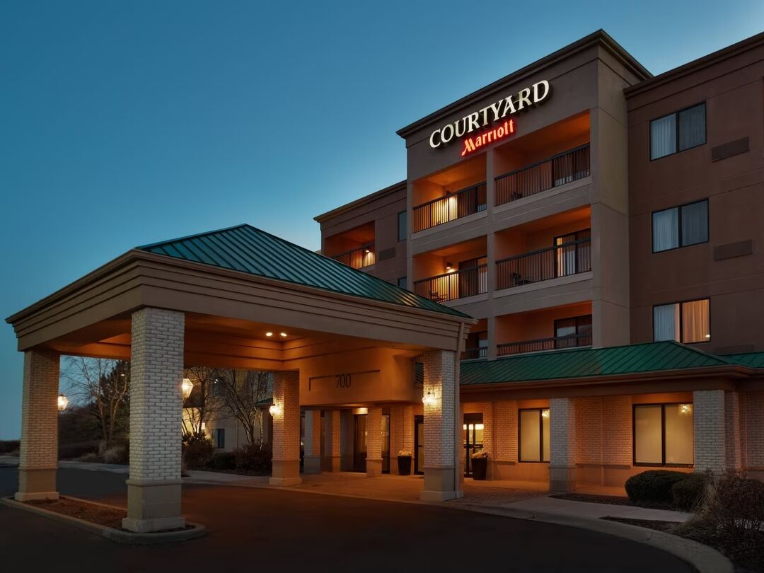 Picture of Courtyard by Marriott Chicago St. Charles