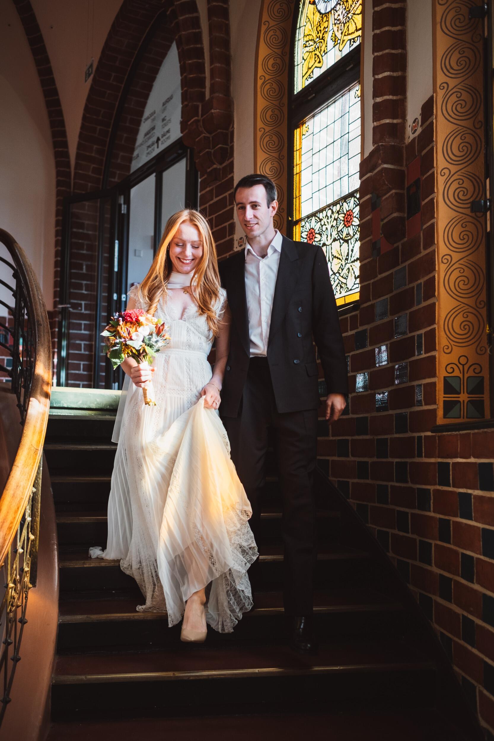 On 18th October, Antoine & Kate said "Ja" and were legally married in the town hall in Berlin  - 

Le 18 octobre, Antoine et Kate ont dit « Ja » lors du mariage civil à la mairie de Berlin