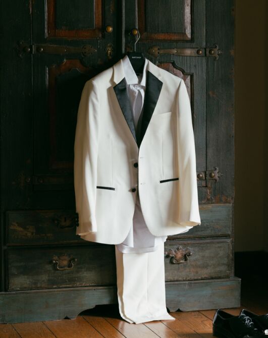 Suit Shop Men's Ivory White & Black Tuxedo Tuxedo - 6