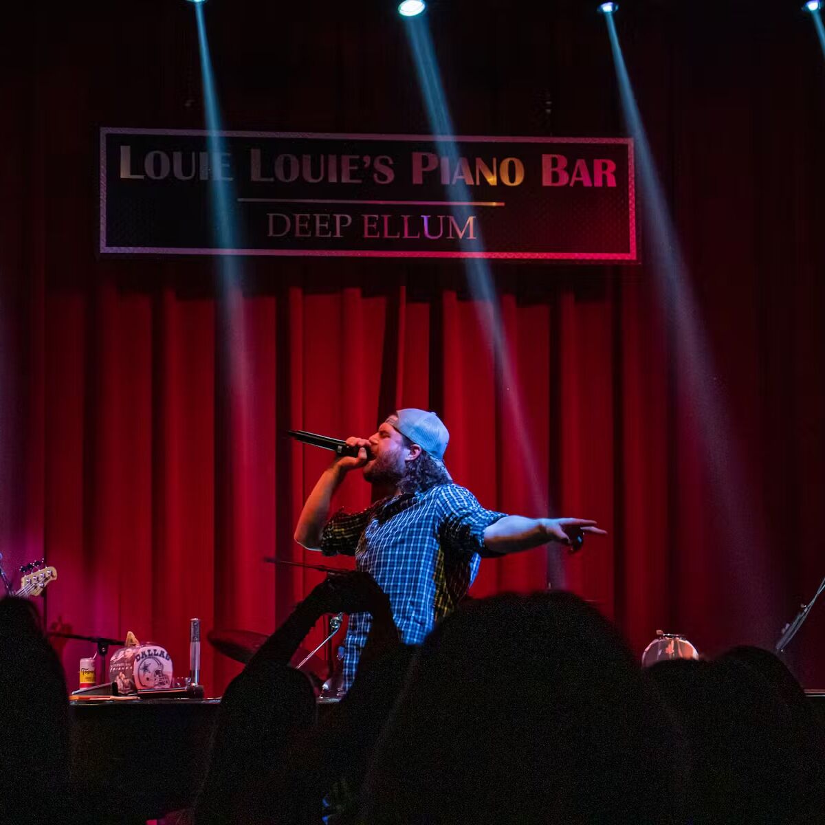 Picture of Louie Louie's Dueling Piano Bar
