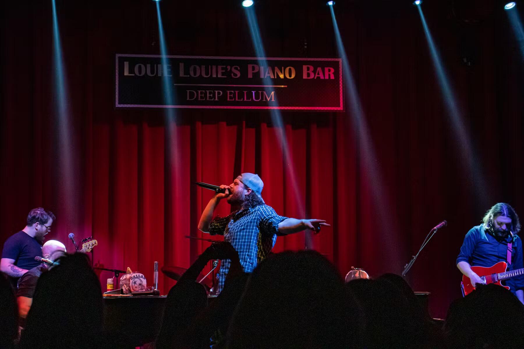 Picture of Louie Louie's Dueling Piano Bar
