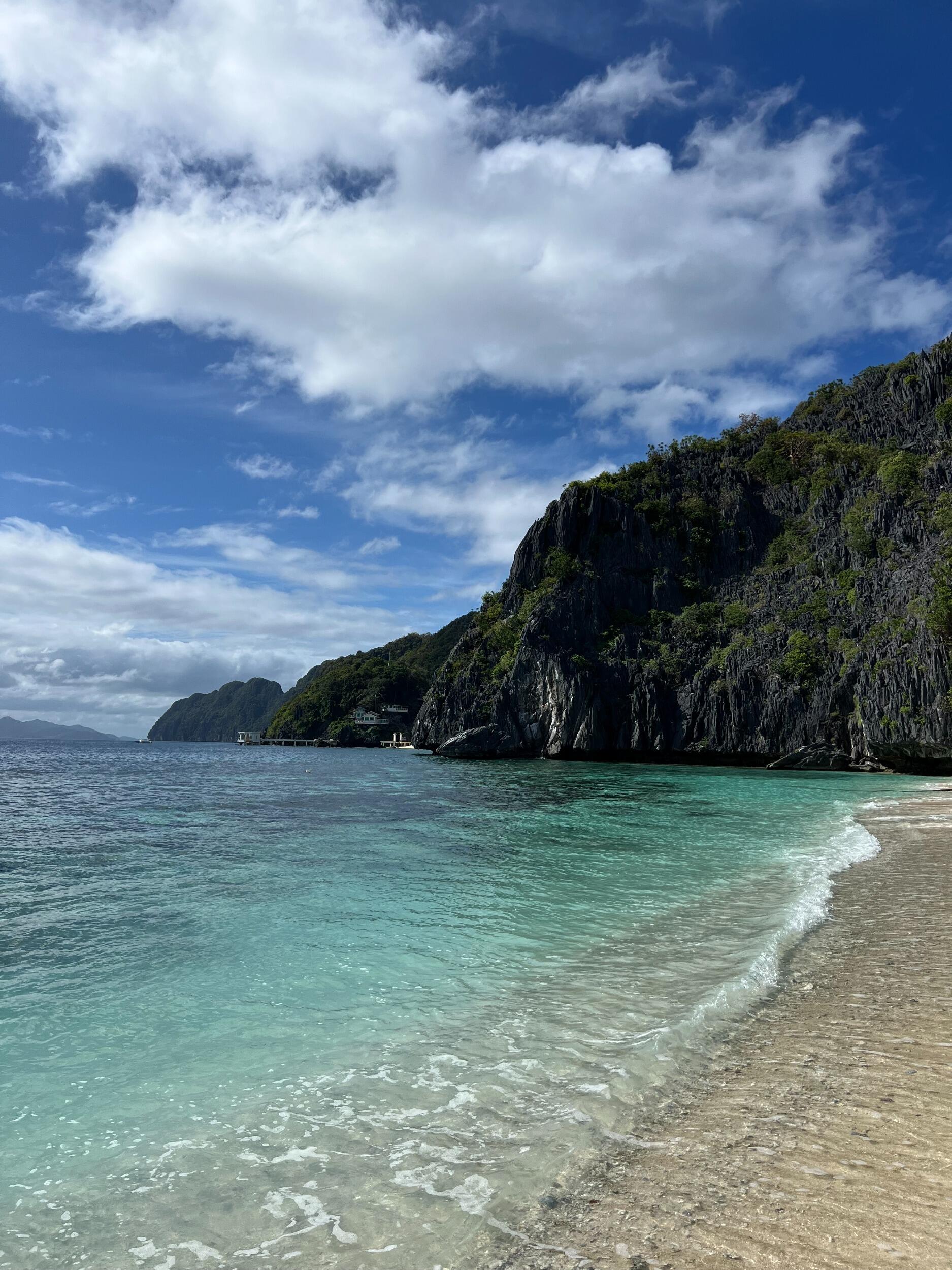 Here's another picture of Palawan! The prettiest place in the world.