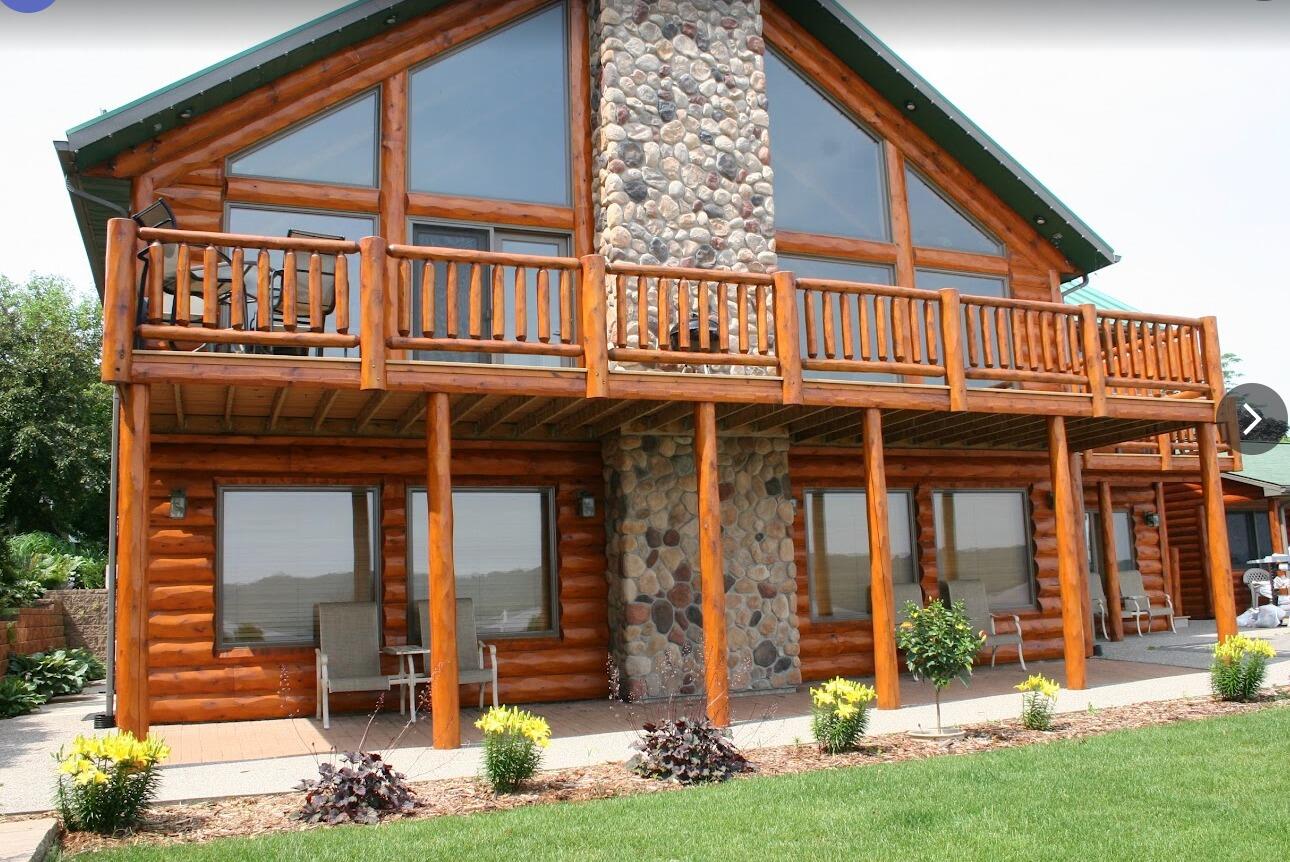 Picture of John Hall's Alaskan Lodge