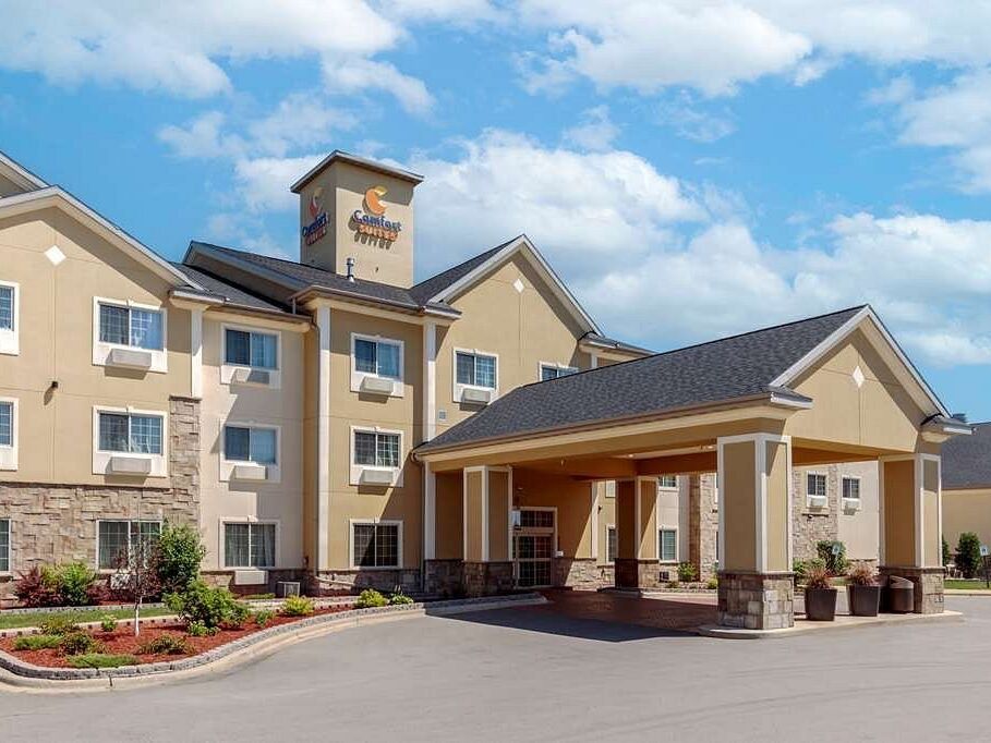 Picture of Comfort Suites Johnson Creek Conference Center
