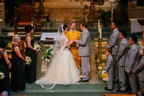 Floor-Length Veil Trimmed With Lace