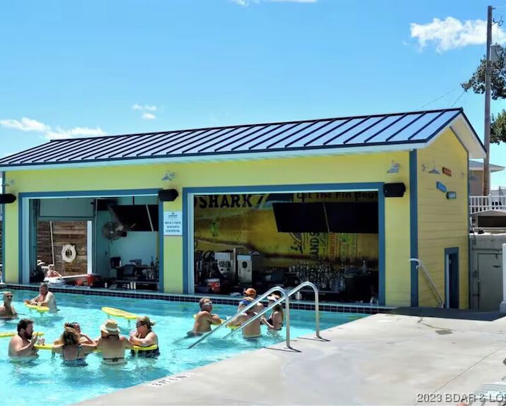 Picture of Landshark's SWim Up Bar