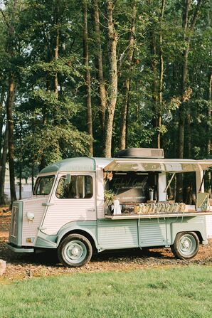 Flower Crown Bus at Saddle Wood Farms in Murfreesboro, Tennessee