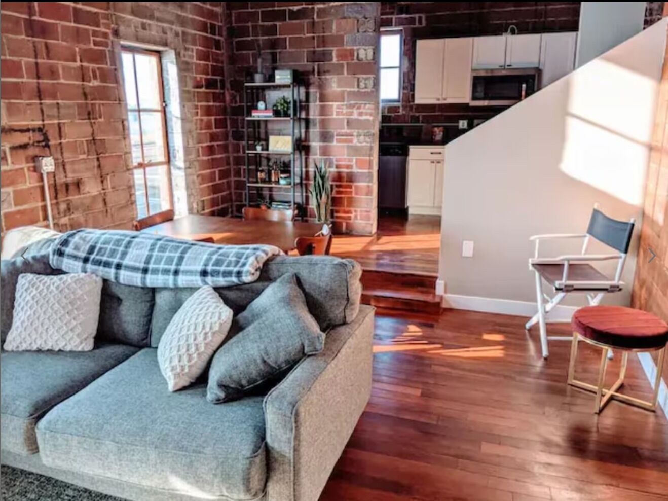 Picture of 3 Story Penthouse - Downtown Davenport