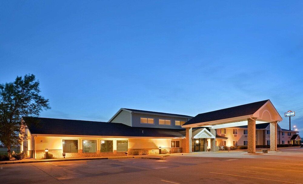 Picture of AmericInn by Wyndham Marshall