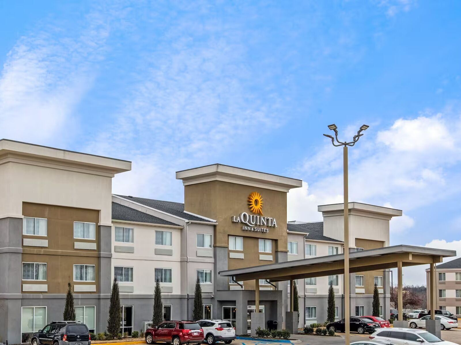 Picture of La Quinta Inn & Suites by Wyndham Fayetteville