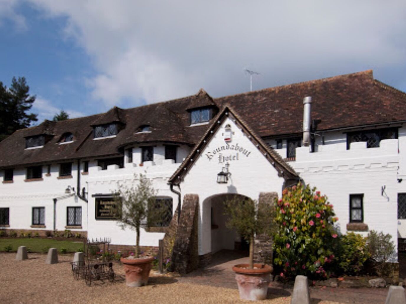 Picture of The Roundabout Hotel