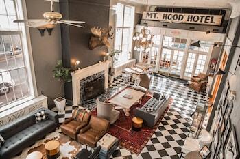 Picture of Hood River Hotel