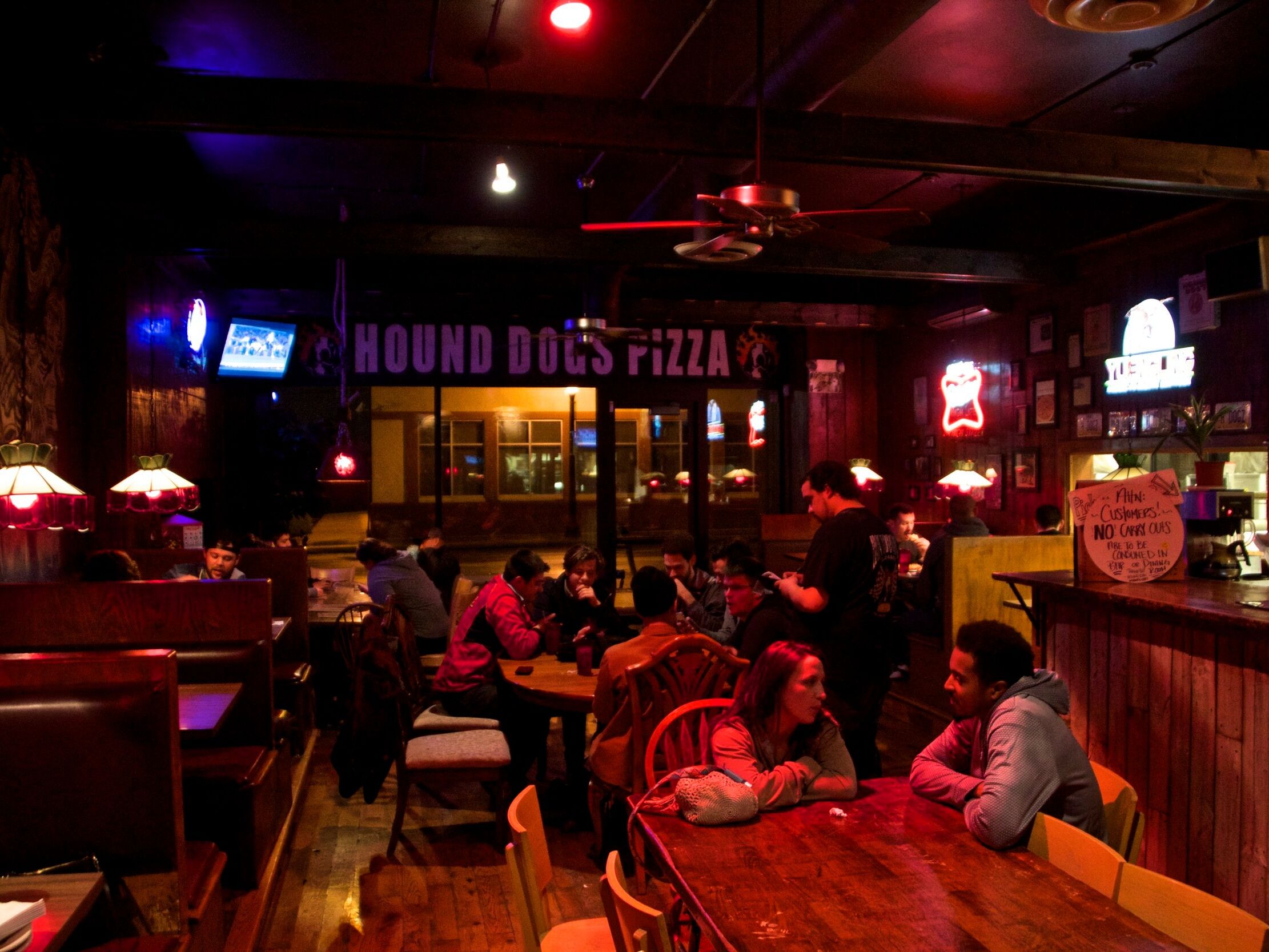 Picture of Hounddog's Pizza