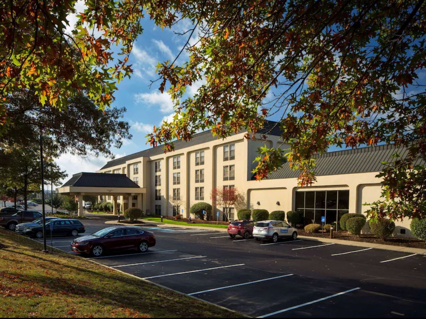 Picture of Wingate by Wyndham Cranberry