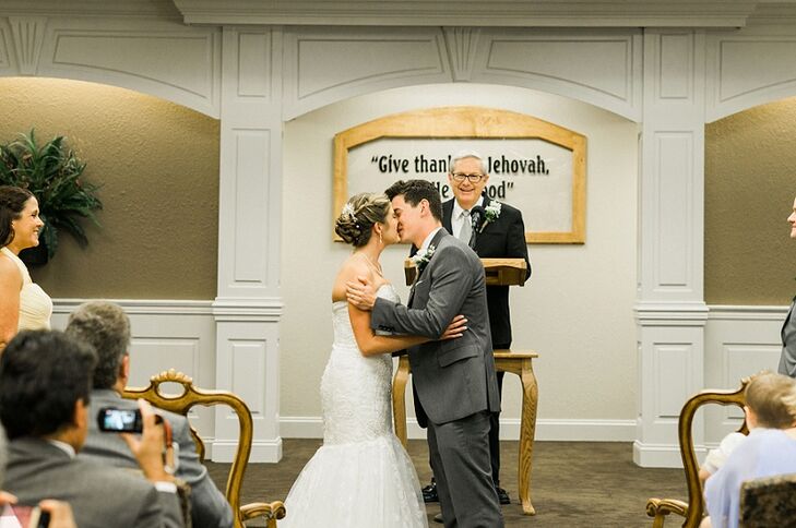 Lindsey and Drew grew up knowing they would get married at Kingdom Hall of Jehovah’s Witnesses. "Both our parents were married there, so it was important and a privilege for us to get married there," Lindsey says.