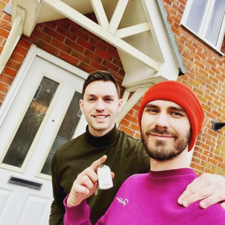 Goodbye, purple wheelie bins and hello, Prescot! We have a place to call our own and Charles has a private bathroom- everyone’s a winner.