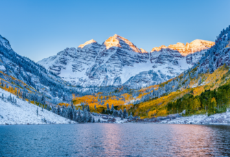 Snowy mountains and water in Aspen, Colorado