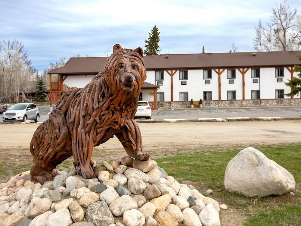 Picture of Beartooth Hideaway Inn and Cabins