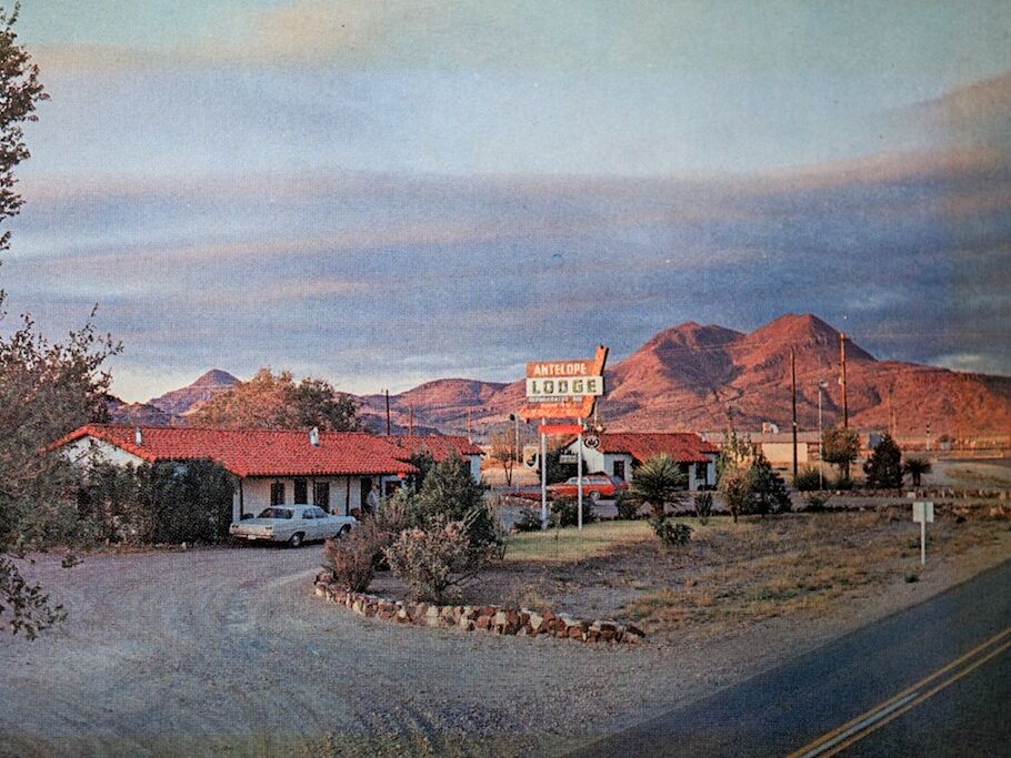 Picture of Antelope Lodge Alpine